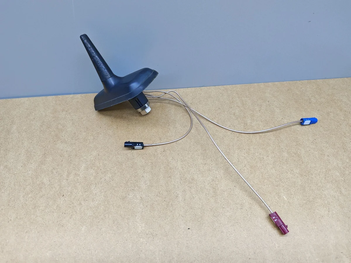 GPS-antenn (hajfena) Mercedes-Benz ML W163