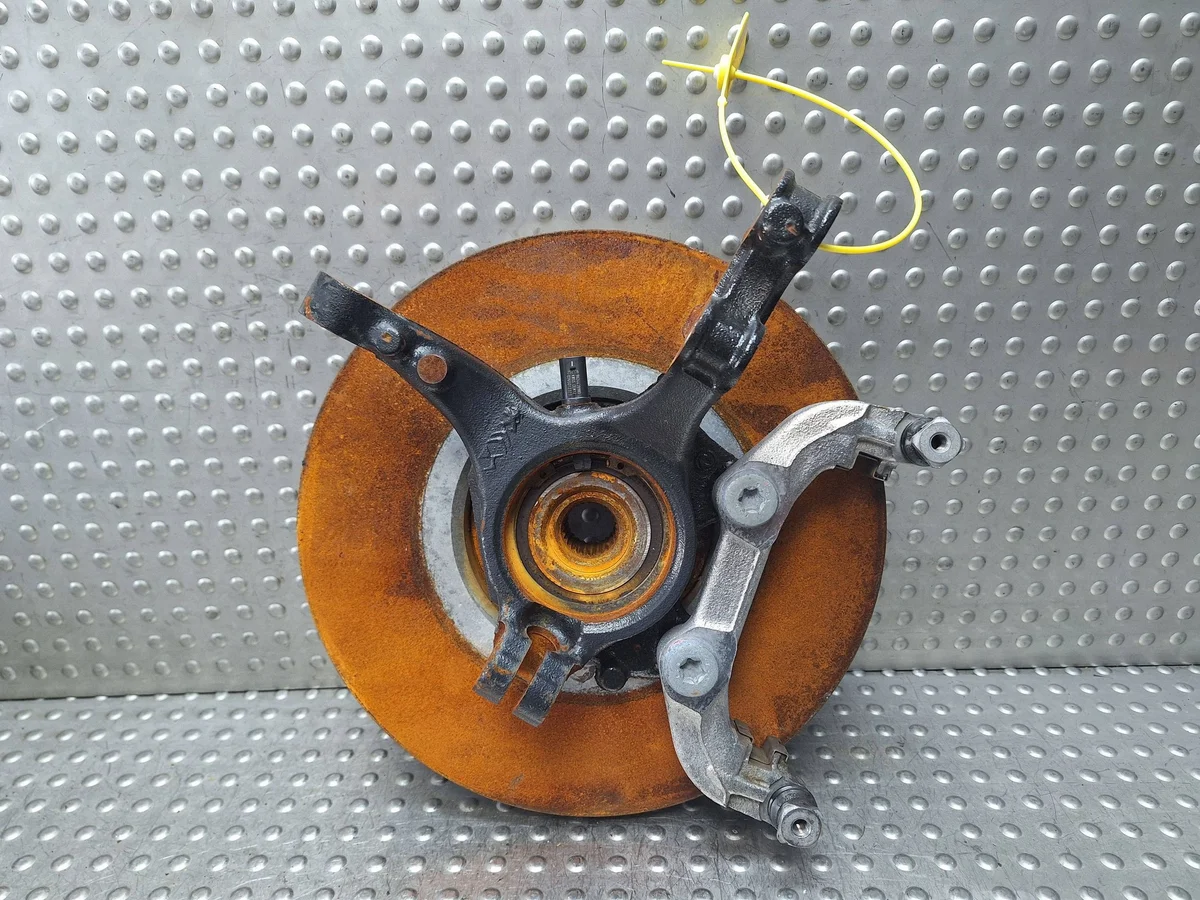 Porte-moyeu avant gauche Alfa Romeo Junior image 3