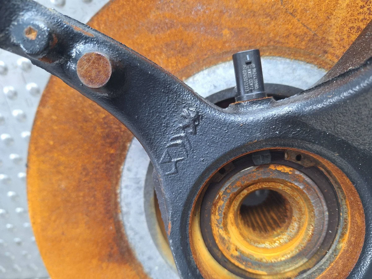 Porte-moyeu avant gauche Alfa Romeo Junior image 4