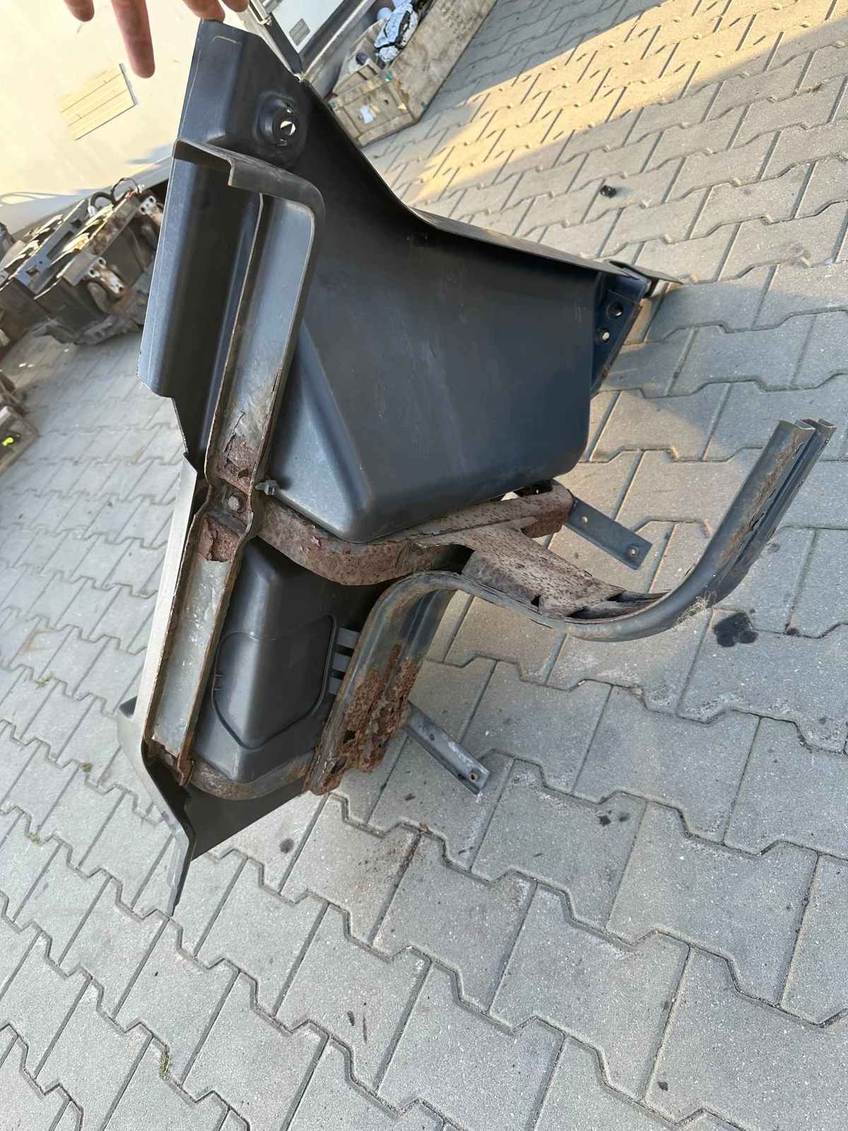 Volvo FH 12 13 Trittstufe Rechts Gebraucht image 7