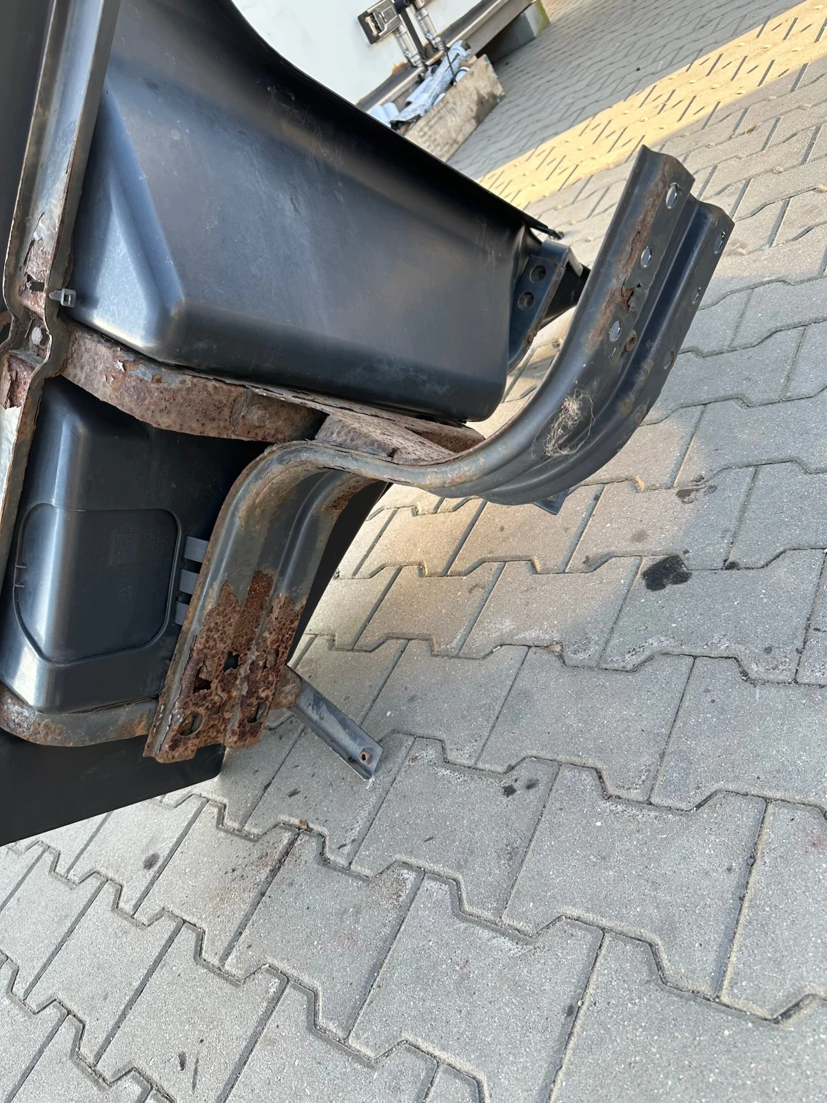 Volvo FH 12 13 Trittstufe Rechts Gebraucht image 8