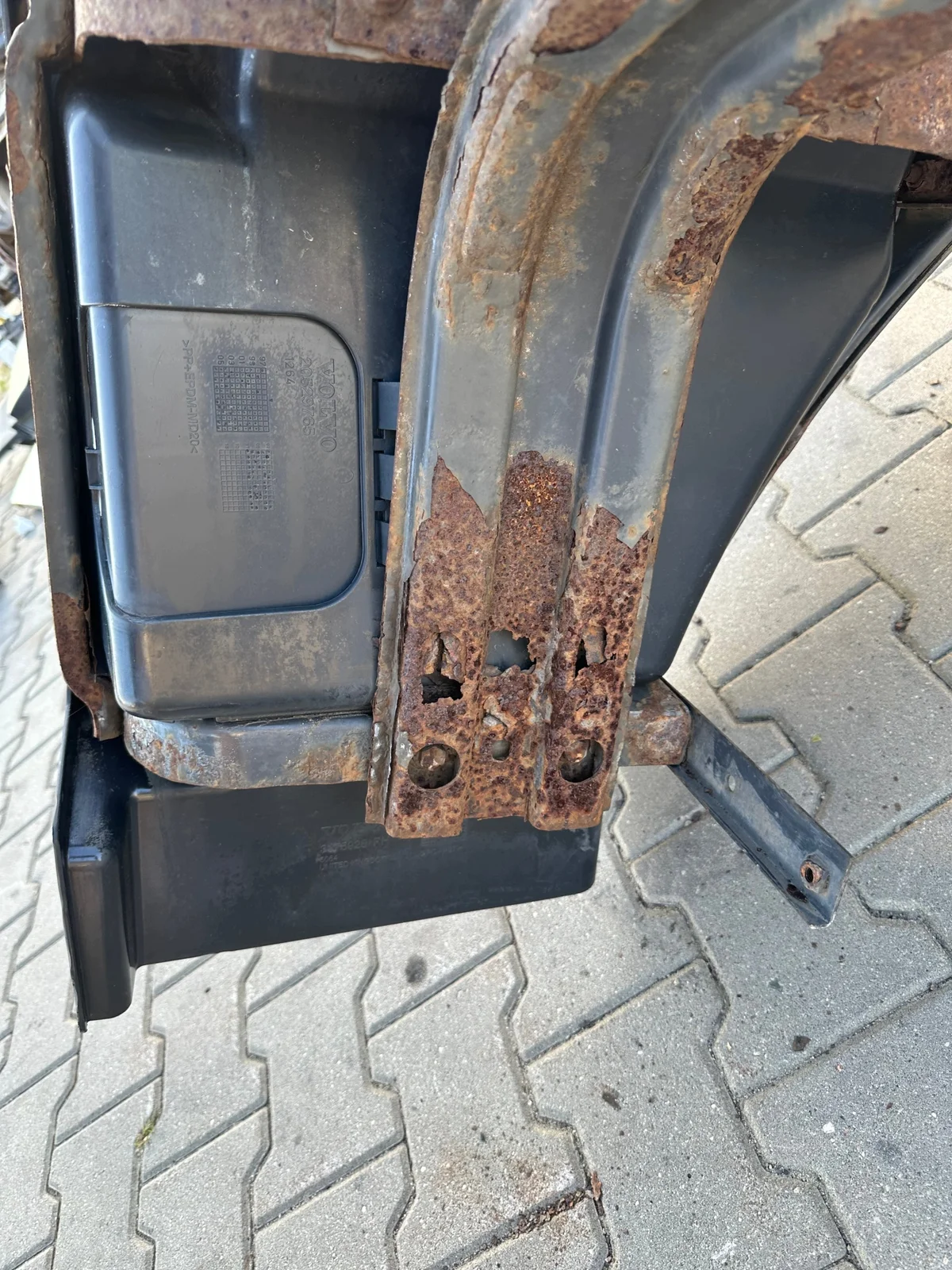 Volvo FH 12 13 Trittstufe Rechts Gebraucht image 10