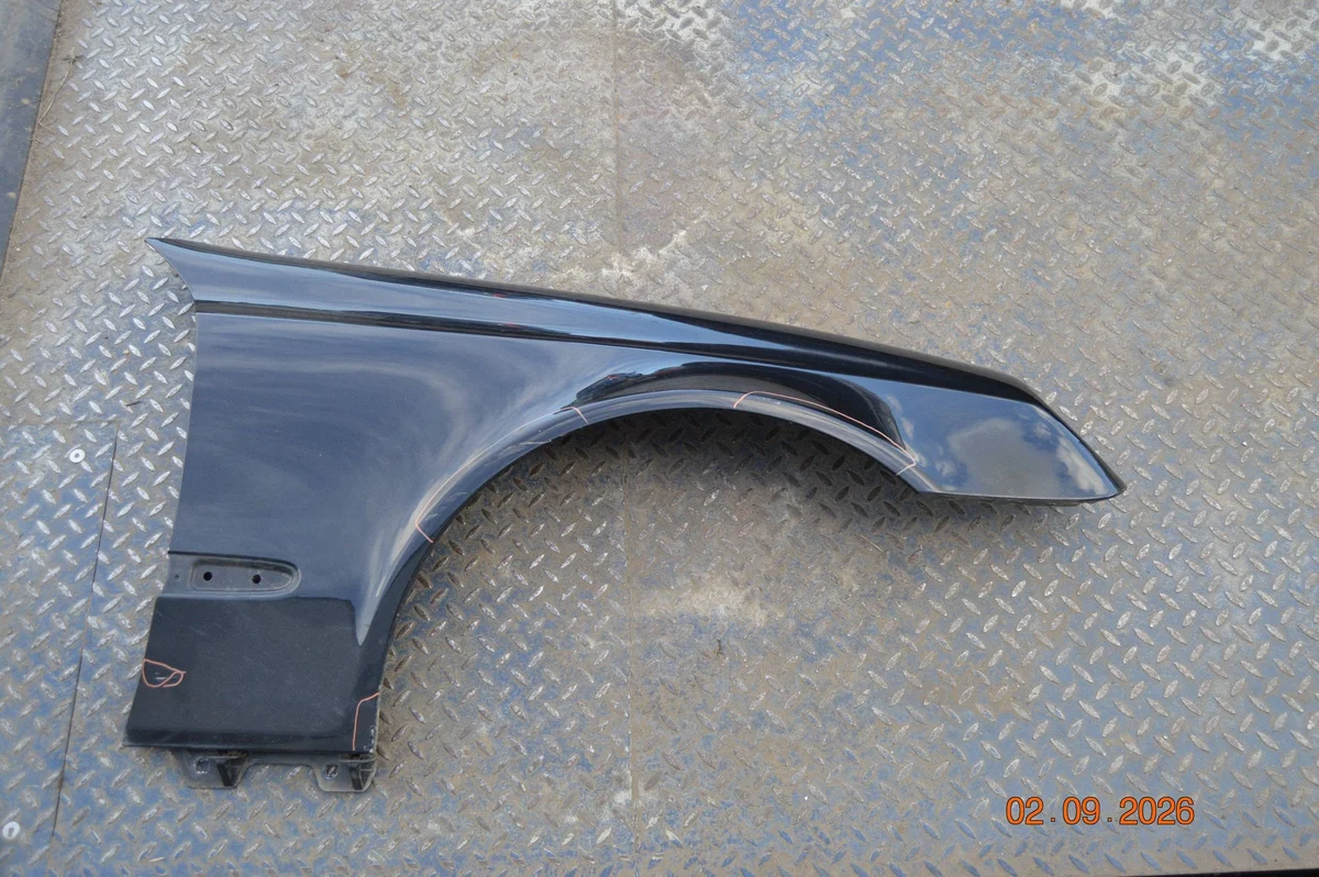 Parafango anteriore destro Mercedes E W211