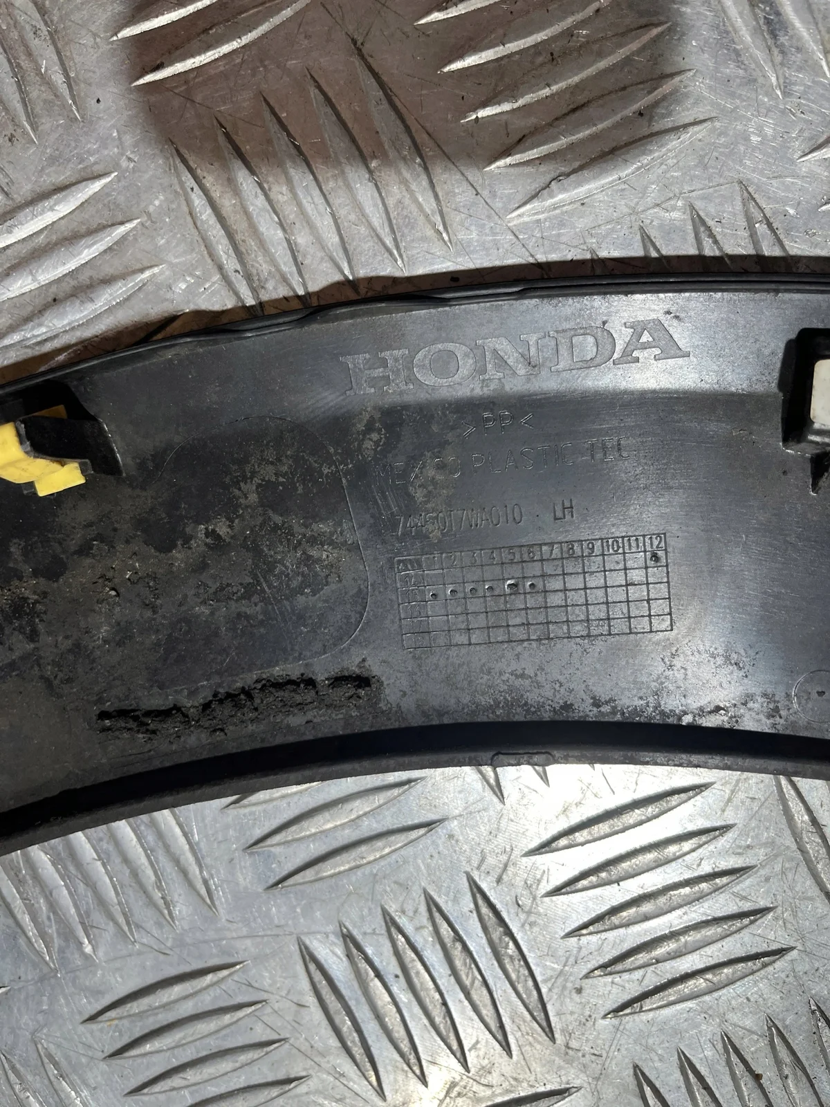 Honda HR-V II Kotflügelzierleiste links hinten image 3