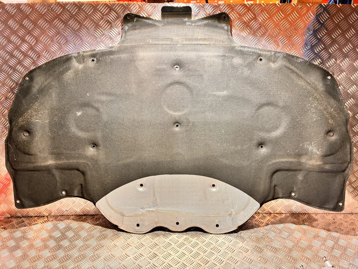 Isolation capot Mercedes C207 E350 A2076820526