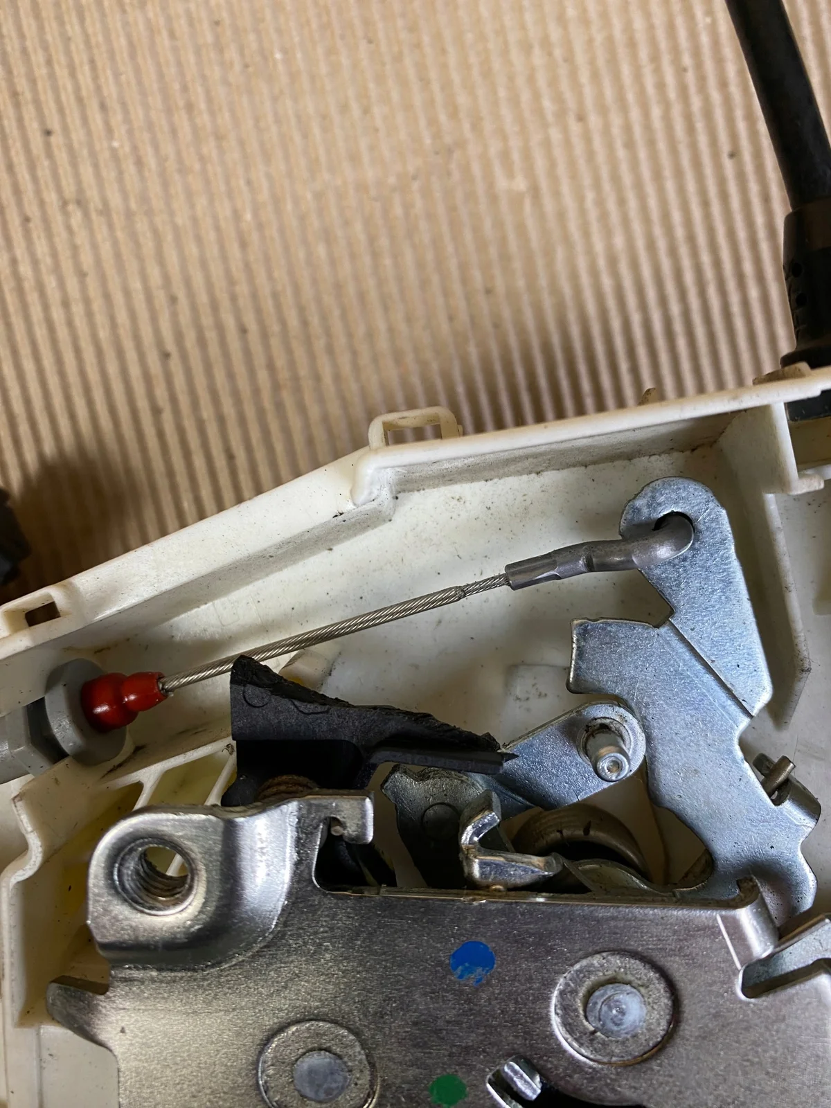 Serrure arrière gauche Mercedes W251 image 4