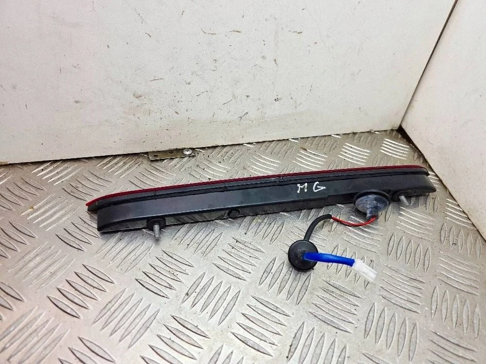 MG ZS 3ème feu stop OEM 10293799 image 7