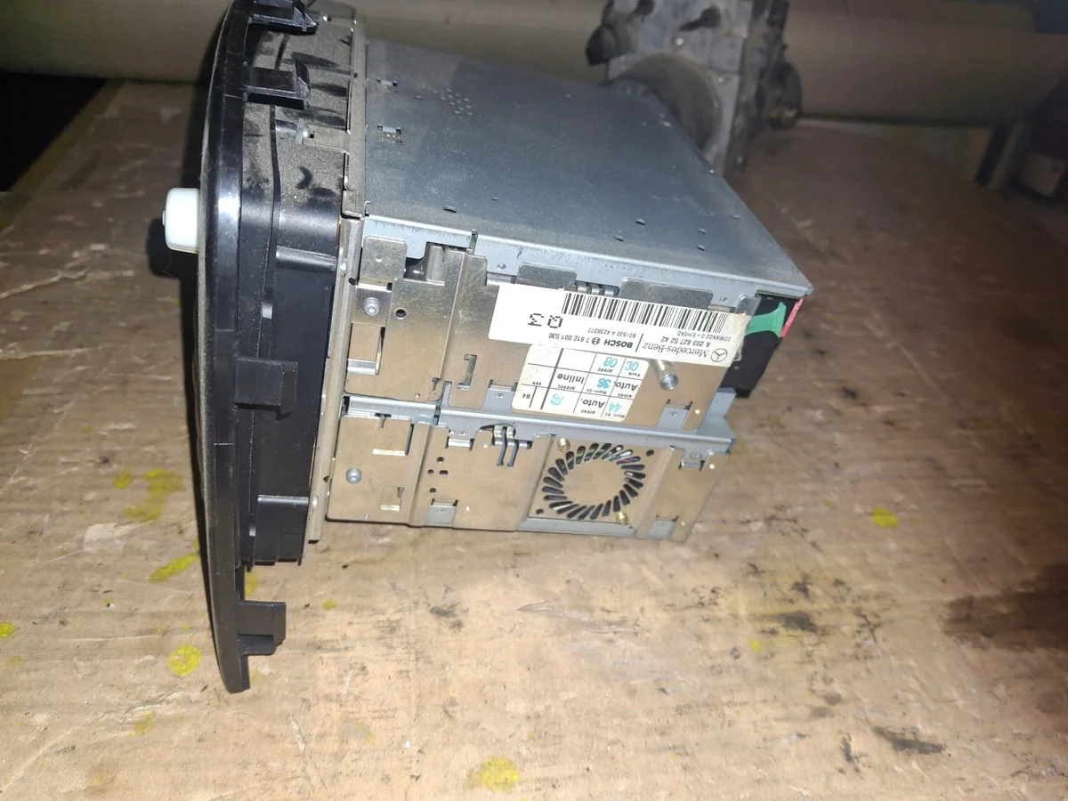 Radio Mercedes-Benz CLK W209 A2038275242 image 6