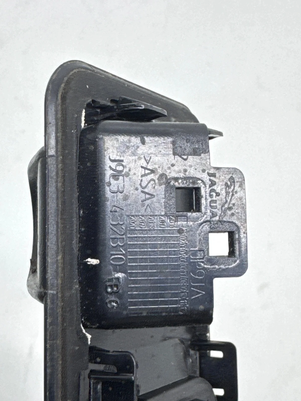 Trunk Lid Button Jaguar E-PACE J9C3-432B10 image 5