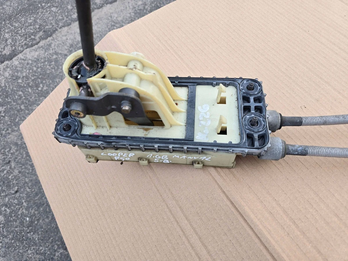 Mini One Cooper R50 Gear Shift Lever 8024300100 image 3