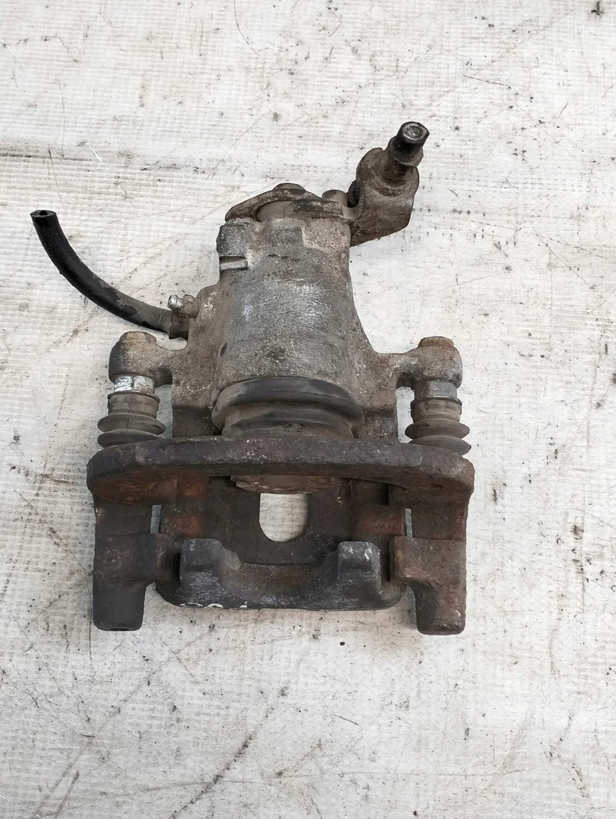 Volvo V40 I Bremssattel vorne rechts image 8