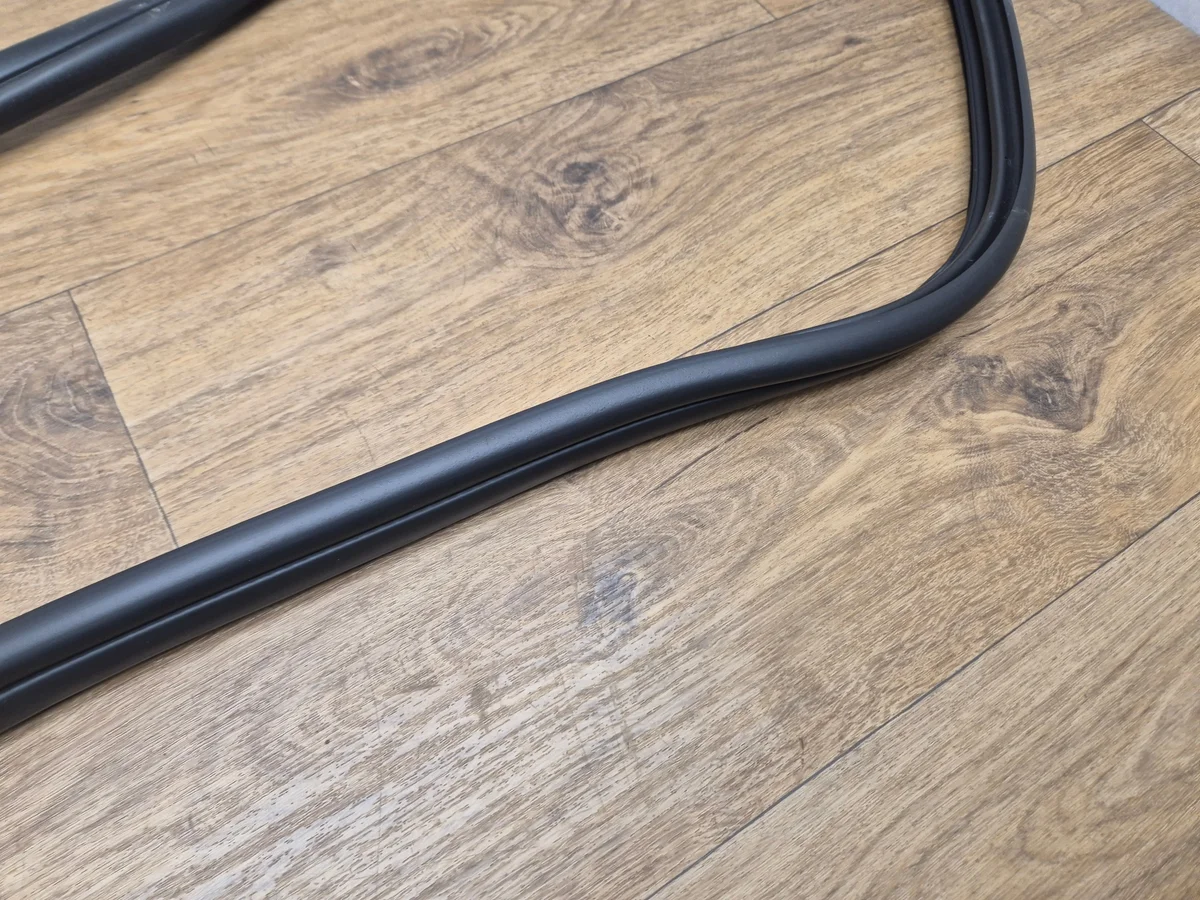 BMW G20 G80 Bakre Dörrläpp Vänster 7407375 image 9