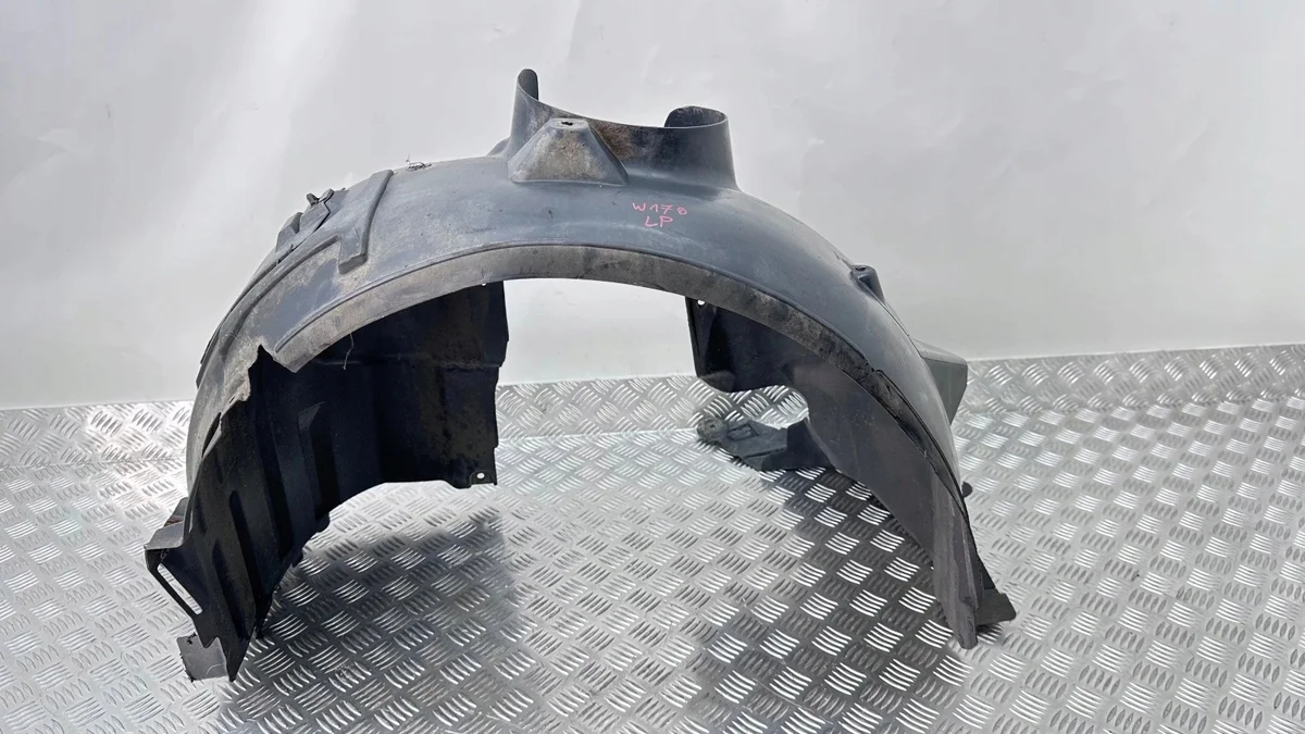 Passage de roue Avant Gauche Mercedes Classe A W176