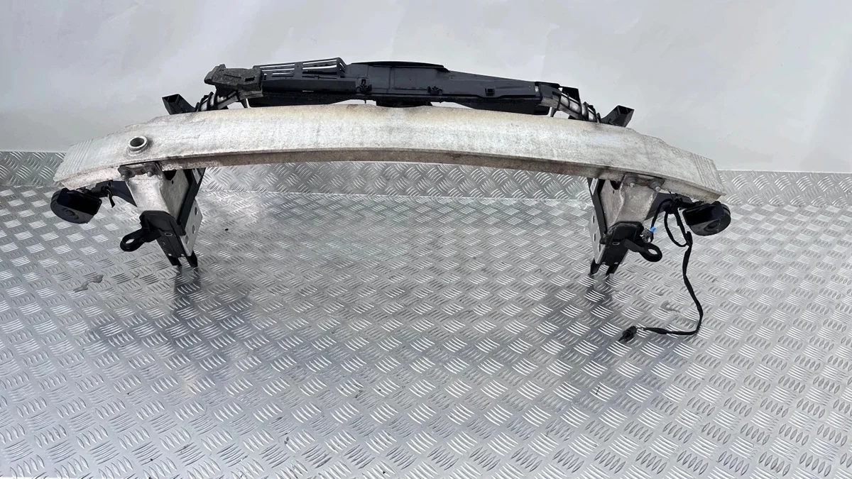 Refuerzo Parachoques Delantero Mercedes A W176 image 9