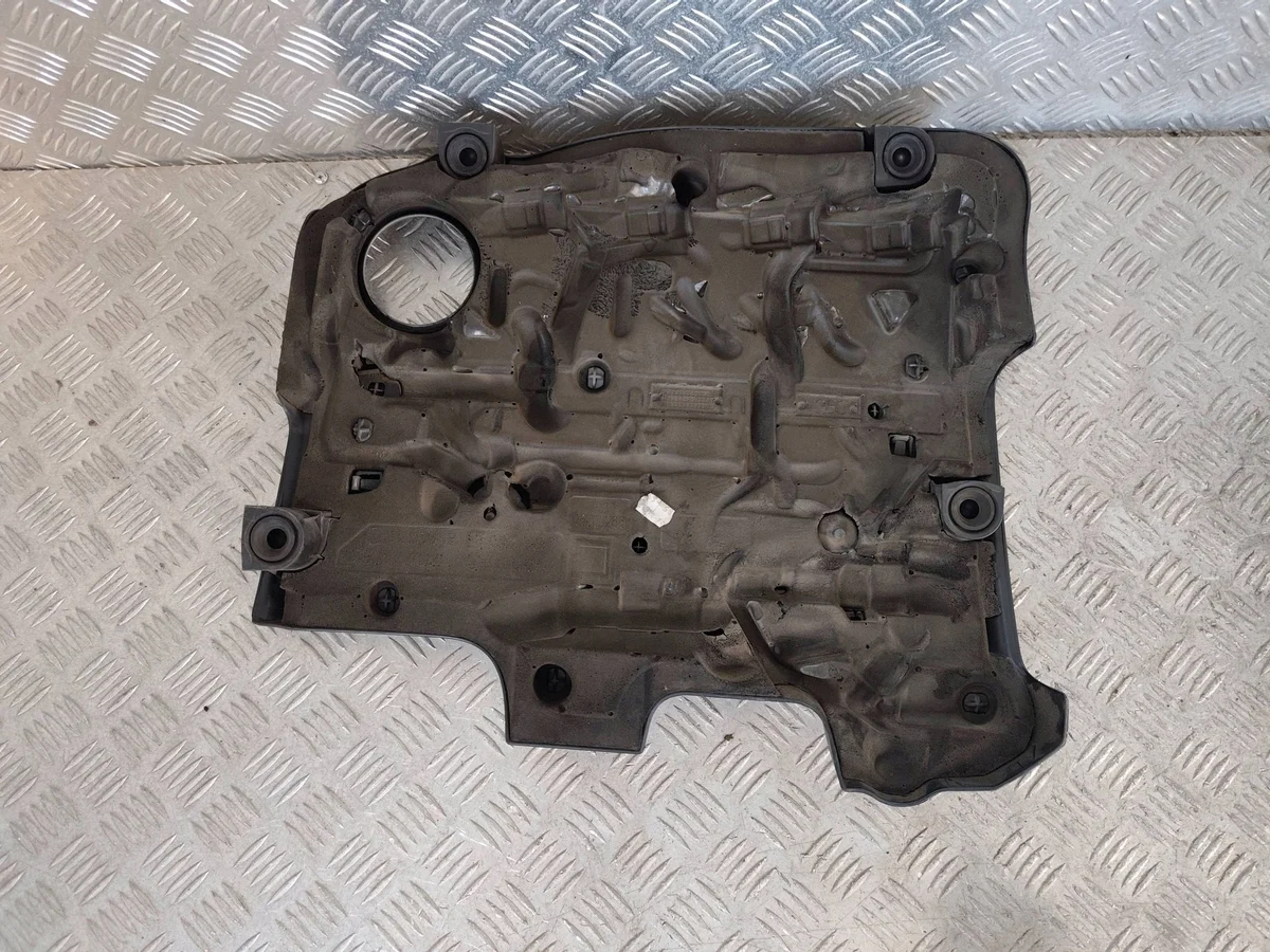 VW Passat B7 Motorabdeckung Oben Gebraucht B7OSLONASILNIKA image 3