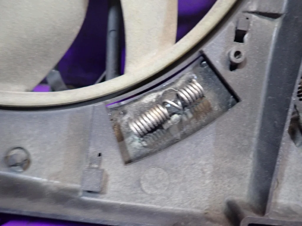 Kühlerlüfter Modul Opel Vectra C 1.9 150KM image 8