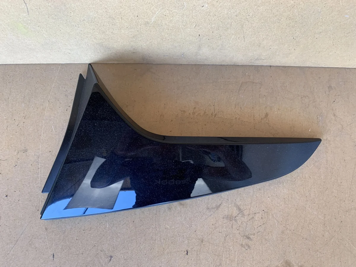 Embellecedor Maletero Izquierdo Ford Focus MK4