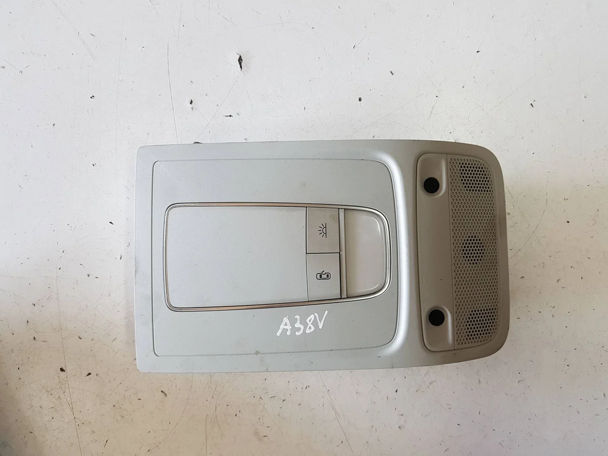 Lampe de plafonnier Audi A3 8V 8V0947135A