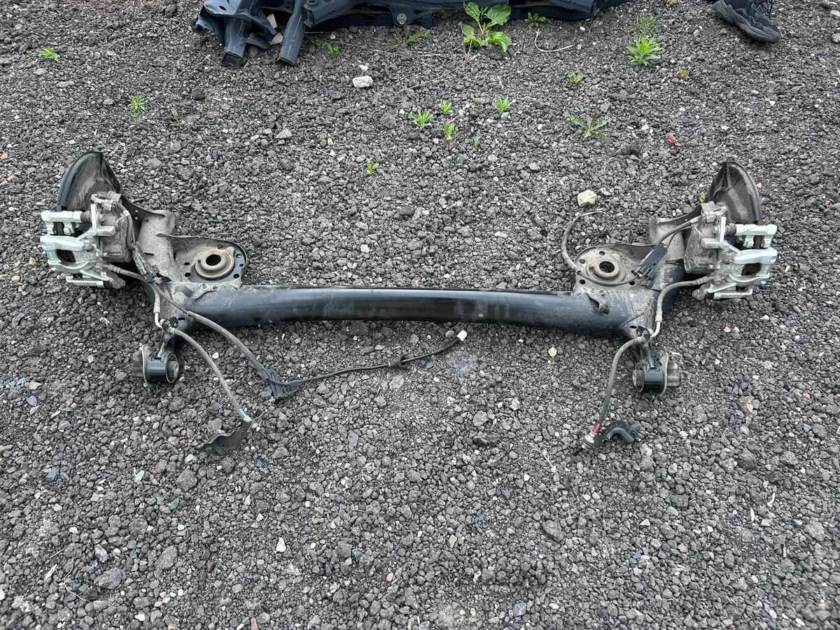 Hinterradaufhängung Toyota Yaris Cross OYT32818