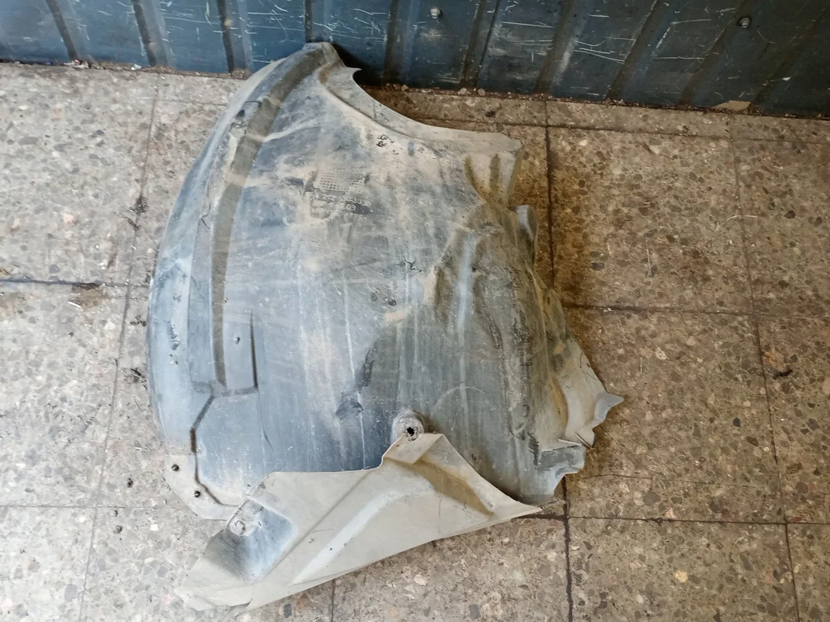 Mercedes W212 Front Left Wheel Arch A2126903030