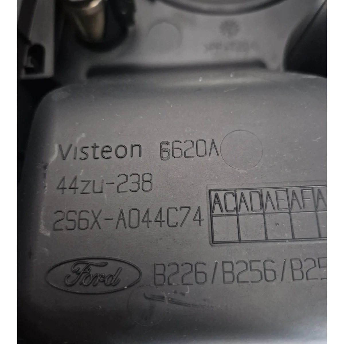 Túnel Console Ford Fiesta MK6 3D Usado image 3