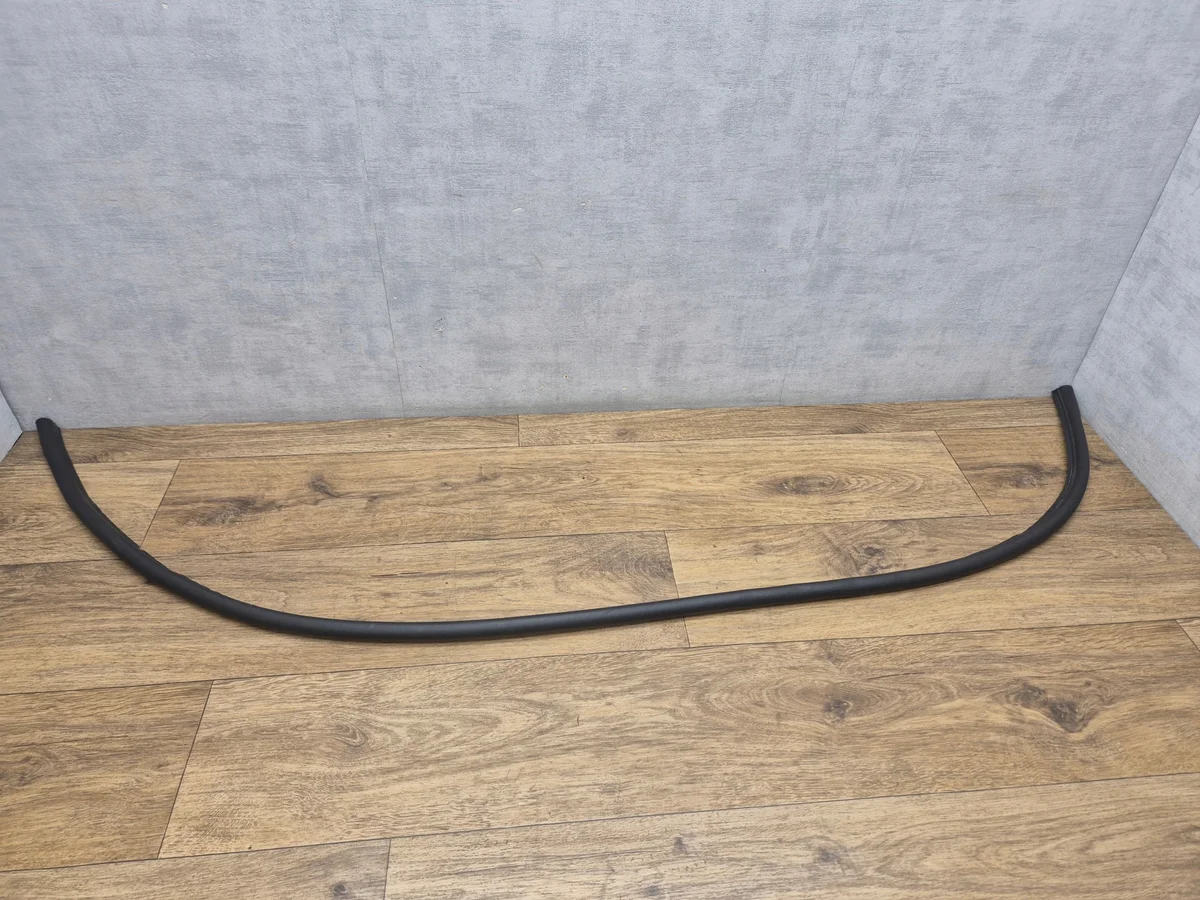 BMW G20 G21 G22 Hood Seal 7419379
