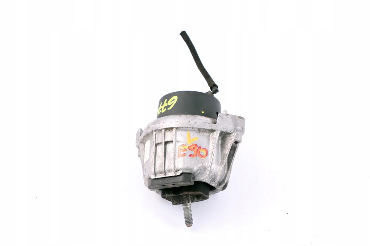 BMW Engine Mount 6773247 Used