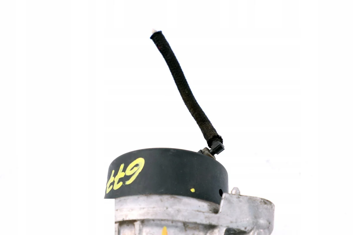 BMW Engine Mount 6773247 Used image 4