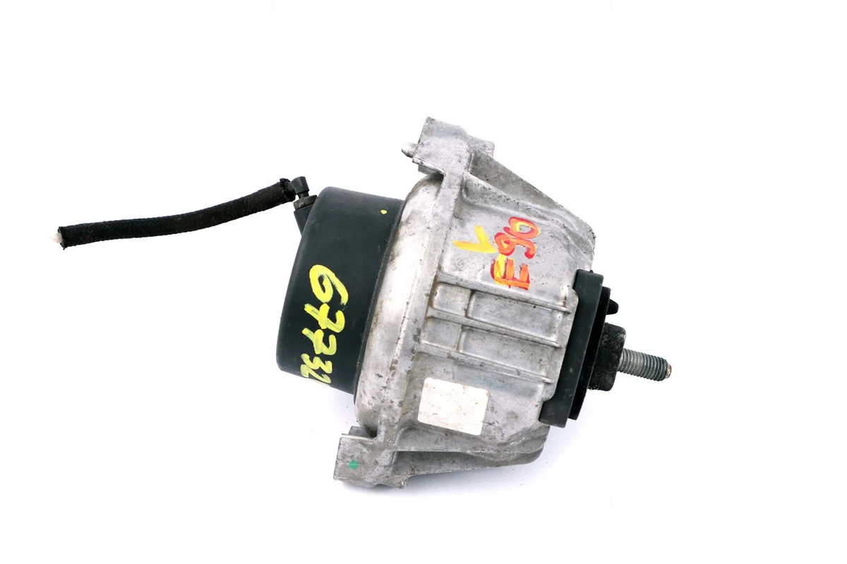 BMW Engine Mount 6773247 Used image 5