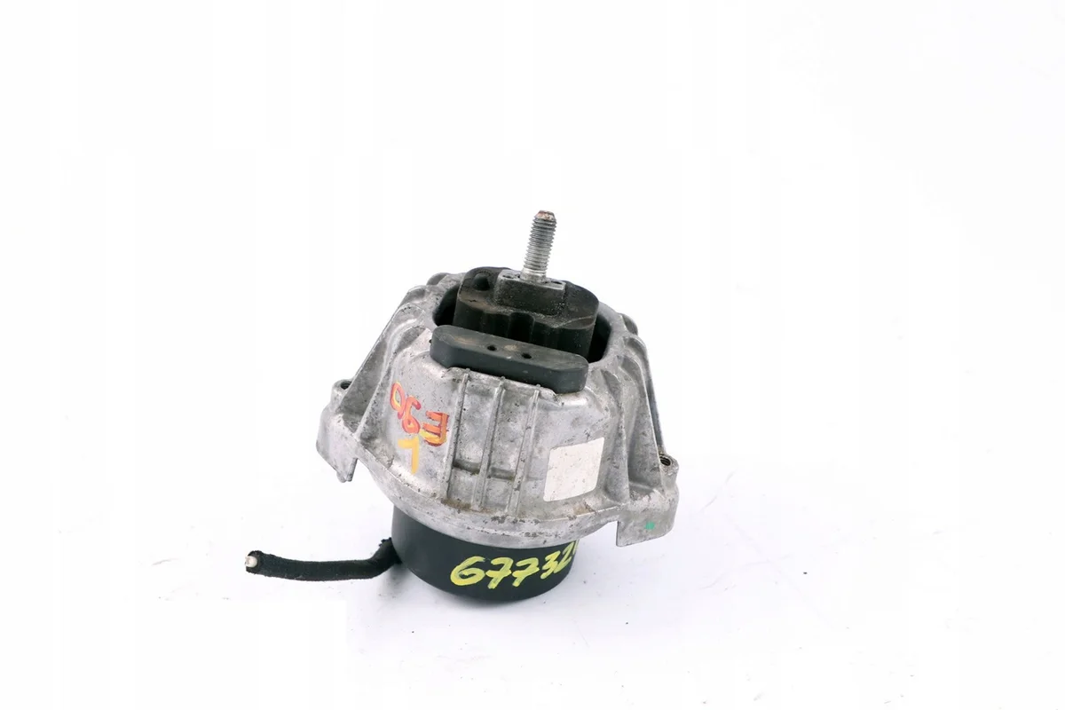 BMW Engine Mount 6773247 Used image 8