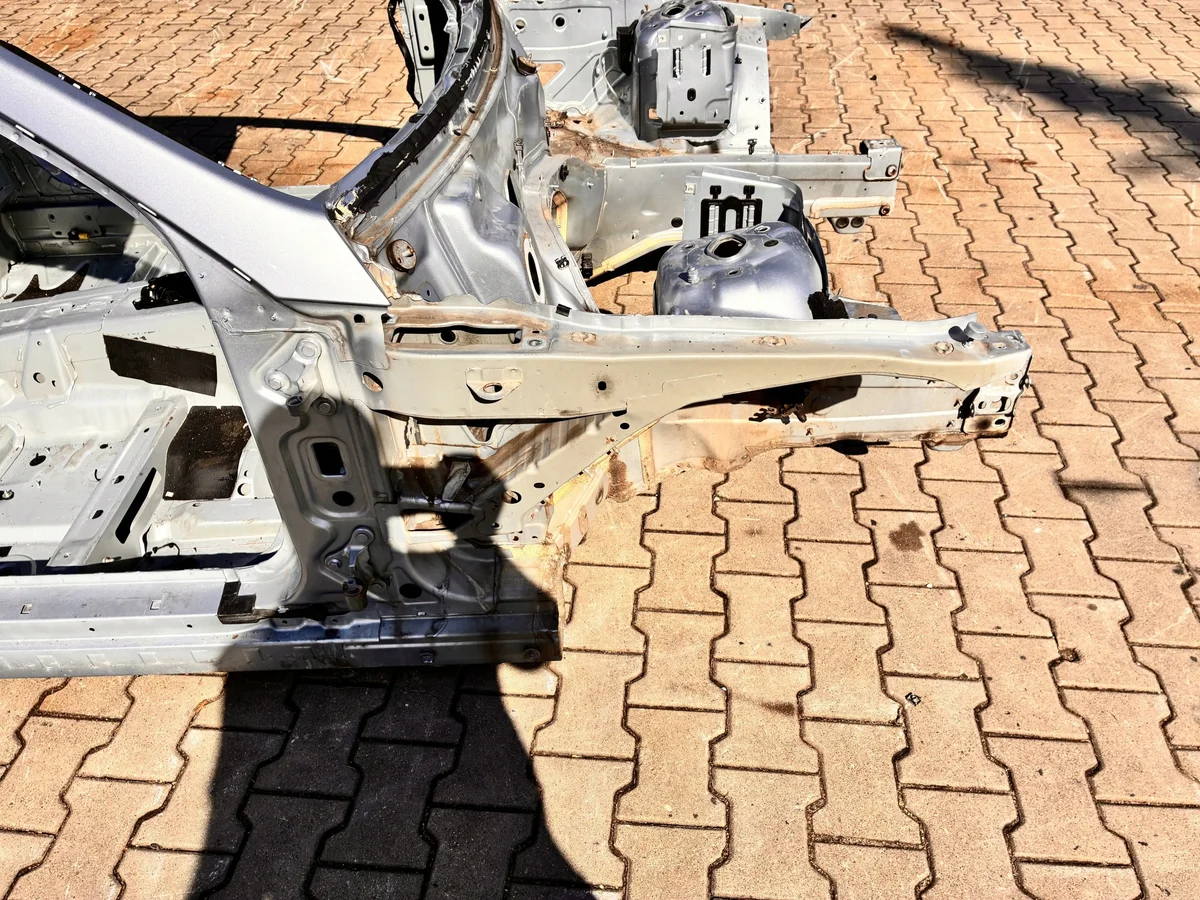 Longitudinal Derecha Mercedes C207 E350 CDI