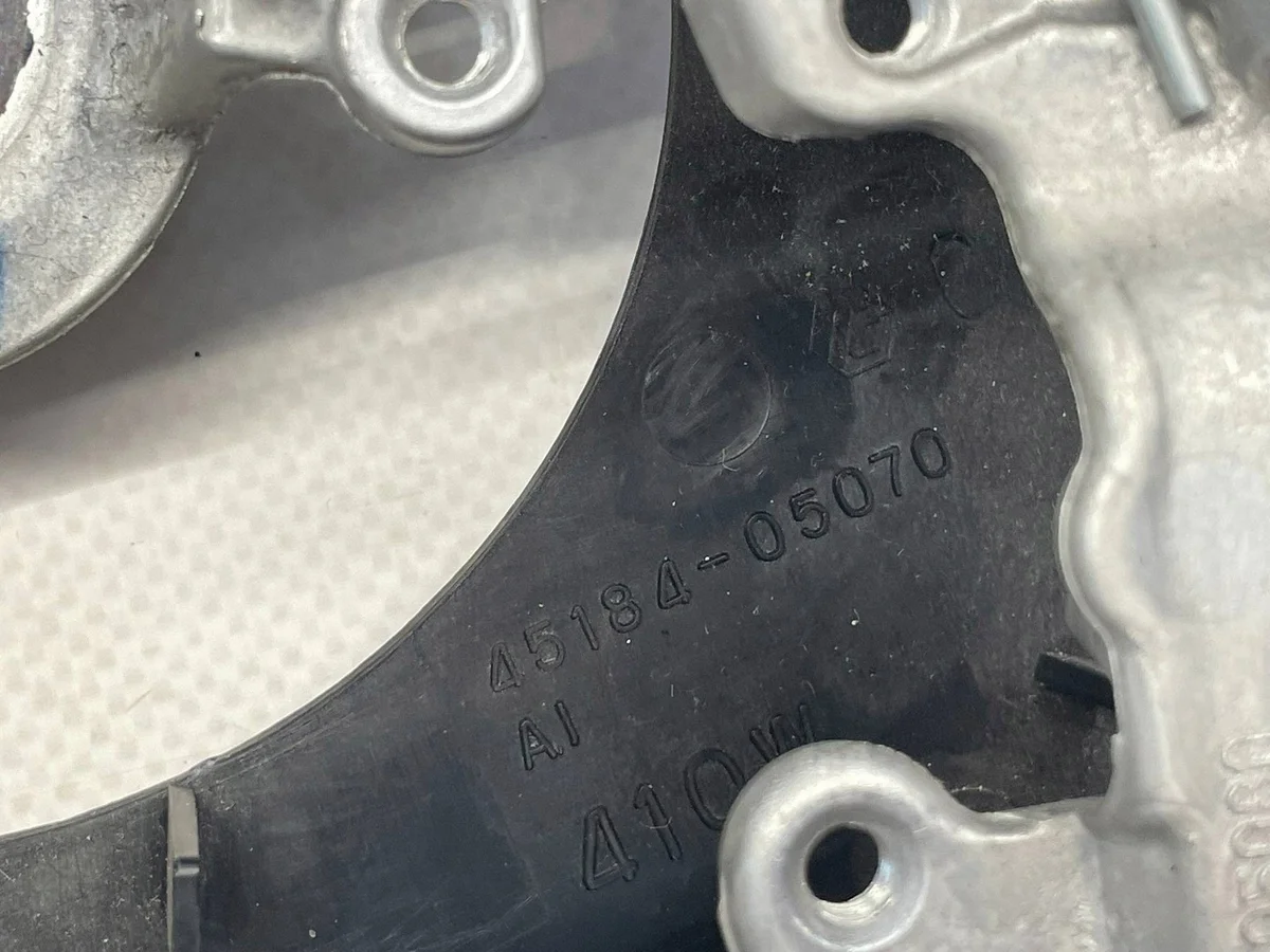 Toyota Avensis T27 Lenkrad Leder OYT34373 image 7