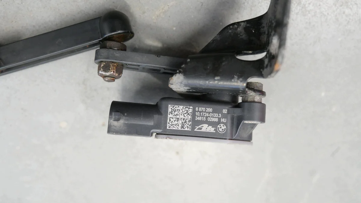 BMW X1 F48 Sensor Nivelamento Luzes Traseiras image 3