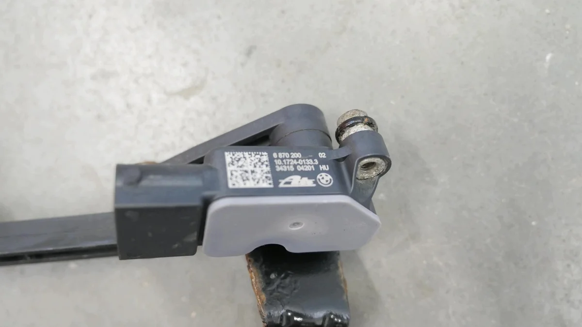 BMW X1 F48 Sensor Nivelamento Luzes Traseiras image 5