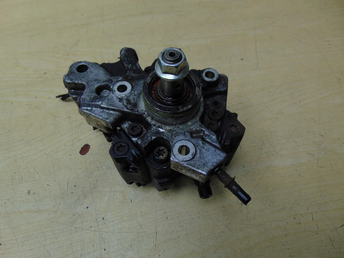 Polttoainepumppu Kia Venga Ceed Rio 1.4 CRDI image 3
