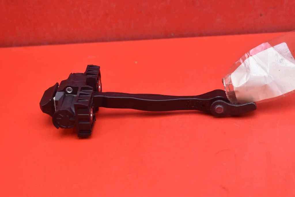 Türbegrenzer links hinten Skoda Octavia 4 IV image 3