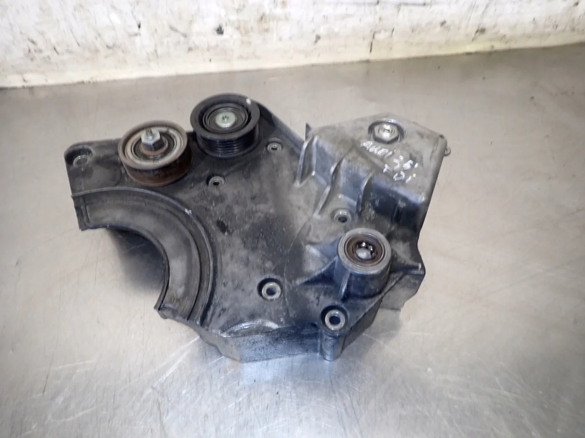 Audi A6 C4 Viscous Fan Mount 059121313F
