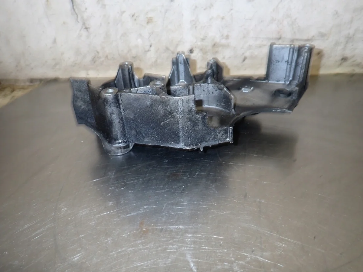 Supporto ventola Audi A6 C4 059121313F image 6