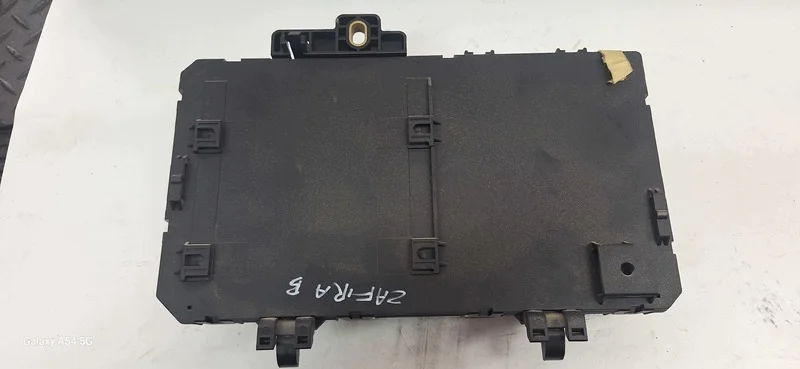 Säkringsbox Opel Zafira B 13220829 image 4