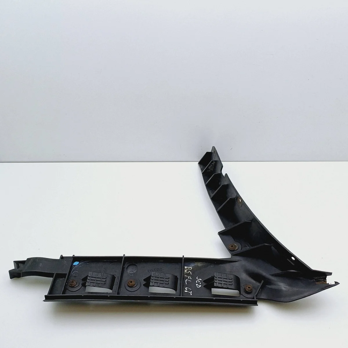 Support pare-chocs arrière gauche VW Passat B5 image 7