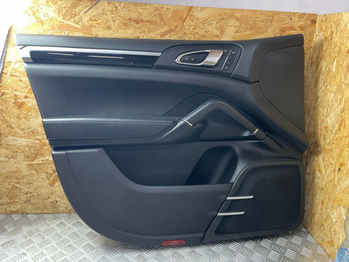 Porsche Cayenne 92A dörrpanel vänster 7P5867197