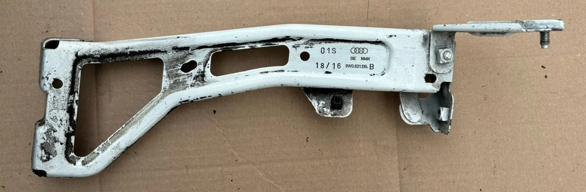 Audi A4 B9 Fender Bracket Left Front