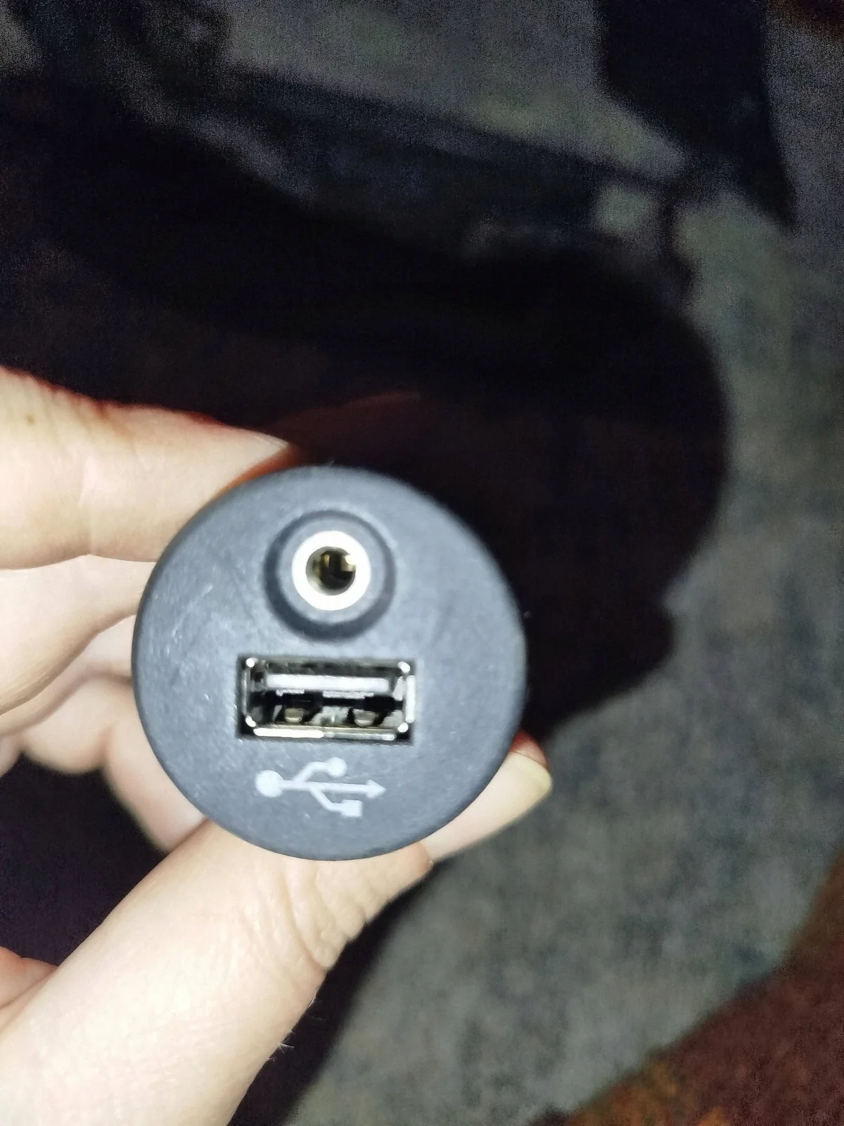 Gniazdo USB Nissan Qashqai+2 E9T400F13 image 3