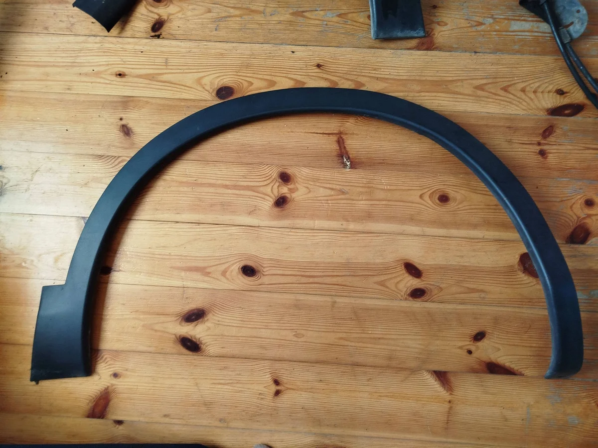 Radlaufleiste vorne Nissan Qashqai+2 63810BR01A