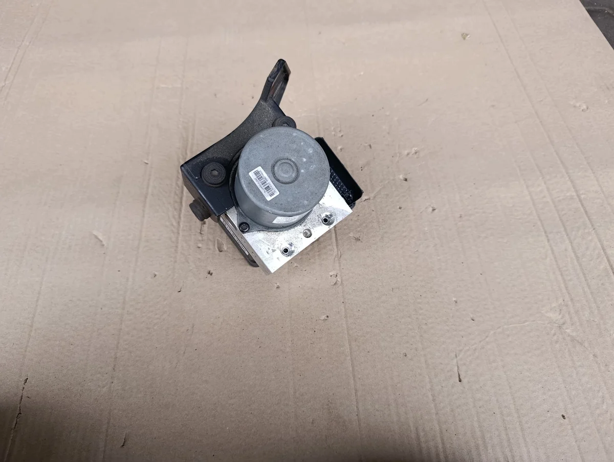 Chevrolet Trax ABS Pump 1.6 B 95281717