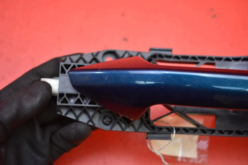 Front Left Door Handle Keyless 8V0837885 image 3
