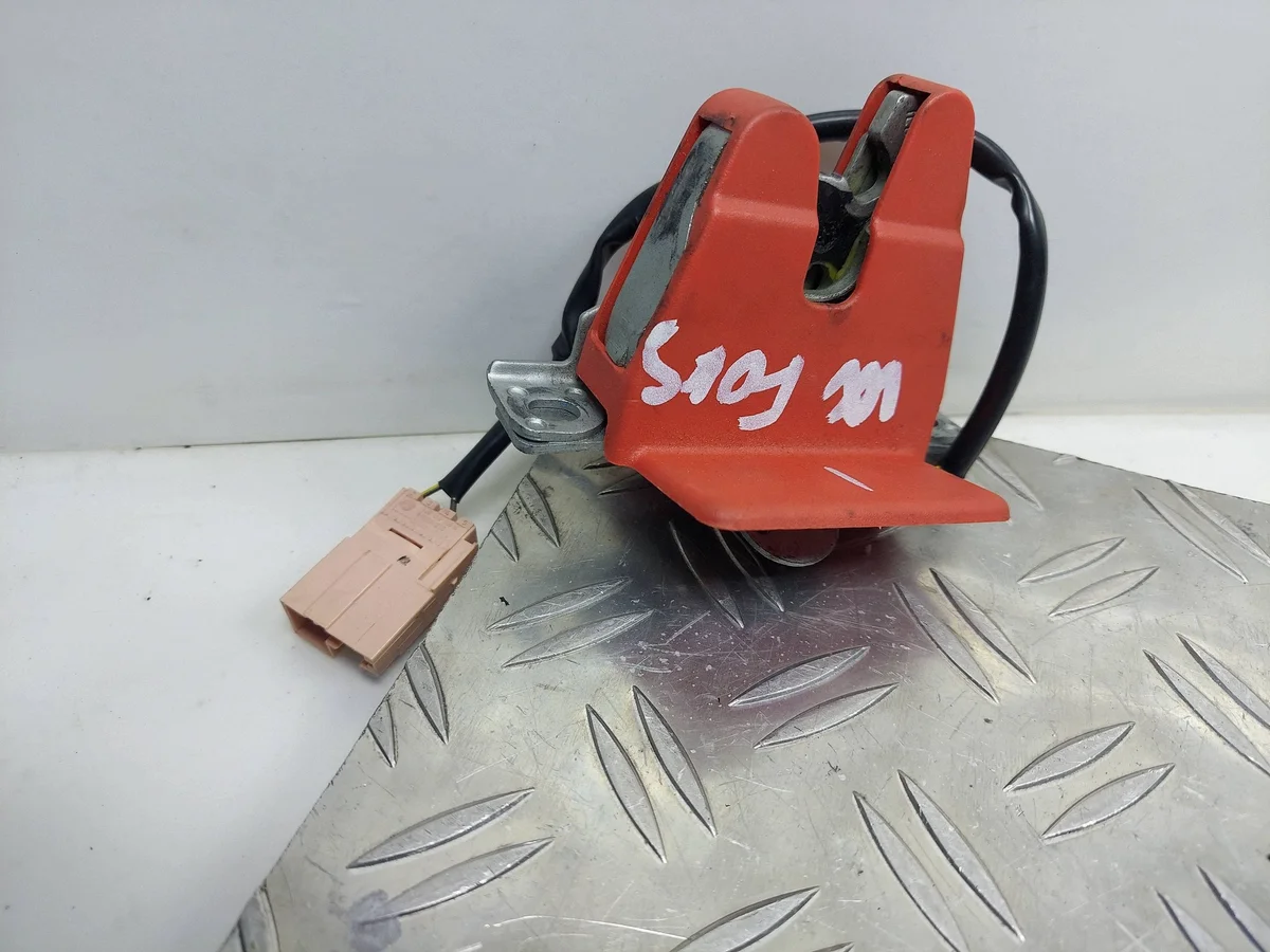 Chiusura bagagliaio VW Fox 5Z6827505