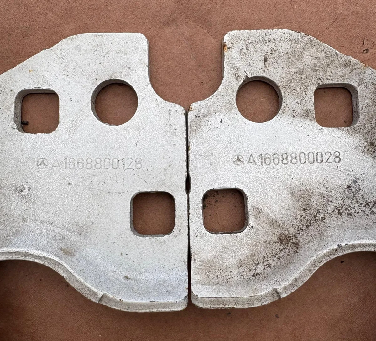 Scharnier Motorhaube Mercedes W166 Links Rechts image 3