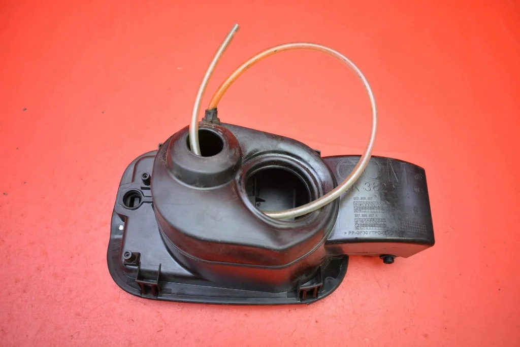 Klappe Tankdeckel Skoda Octavia 4 IV Kombi (19-24) image 5