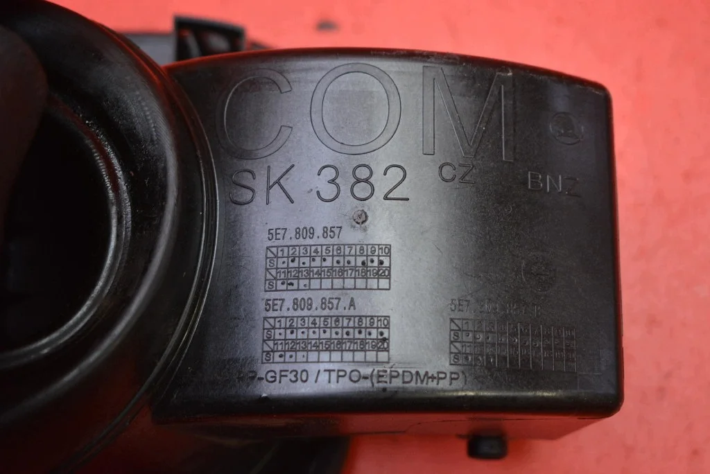 Klappe Tankdeckel Skoda Octavia 4 IV Kombi (19-24) image 8